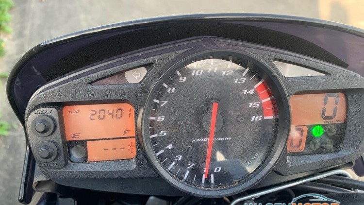 Suzuki GSR 600