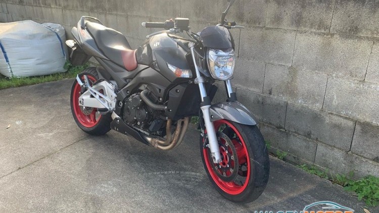 Suzuki GSR 600