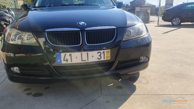 BMW S&eacute;rie 3 - 318