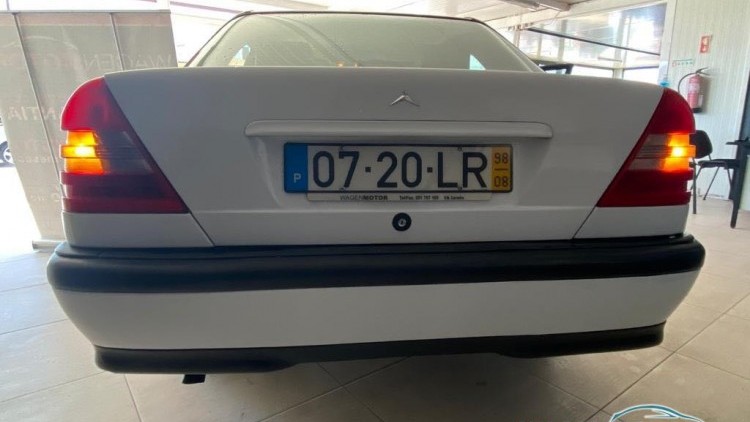 Mercedes-Benz Classe C 200 multivalvulas