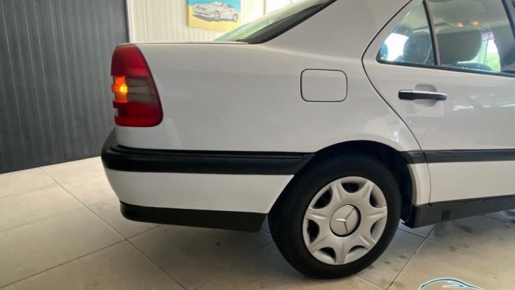 Mercedes-Benz Classe C 200 multivalvulas