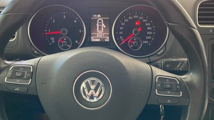 Volkswagen Golf VI