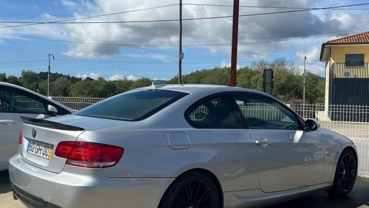 BMW S&eacute;rie 3 - 320 D