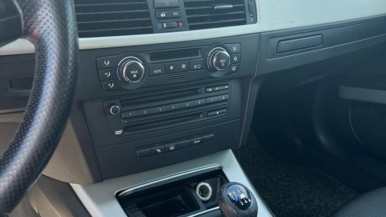 BMW S&eacute;rie 3 - 320 D