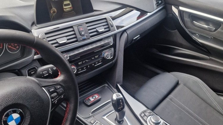 BMW S&eacute;rie 3 - 318 Sport